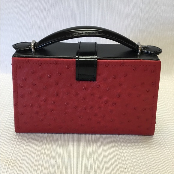 Hanes New Red & Black Bag. - Picture 2 of 6